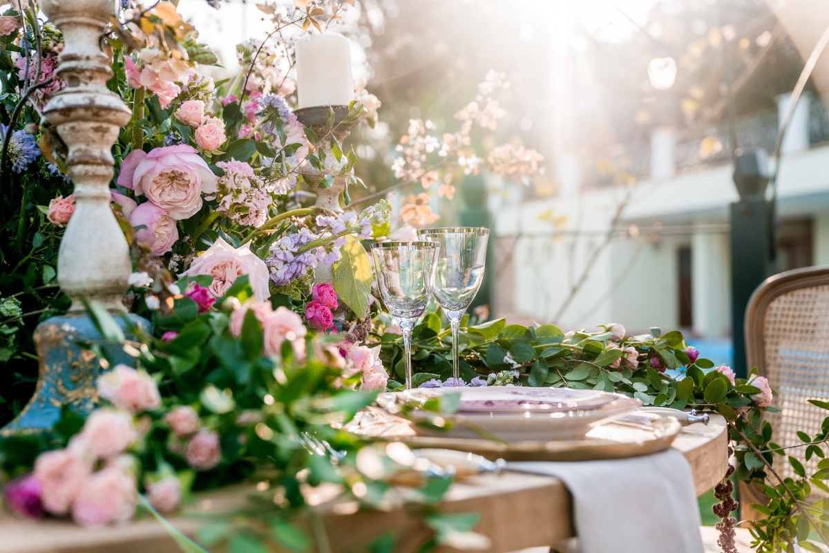A fancy table setup with roses